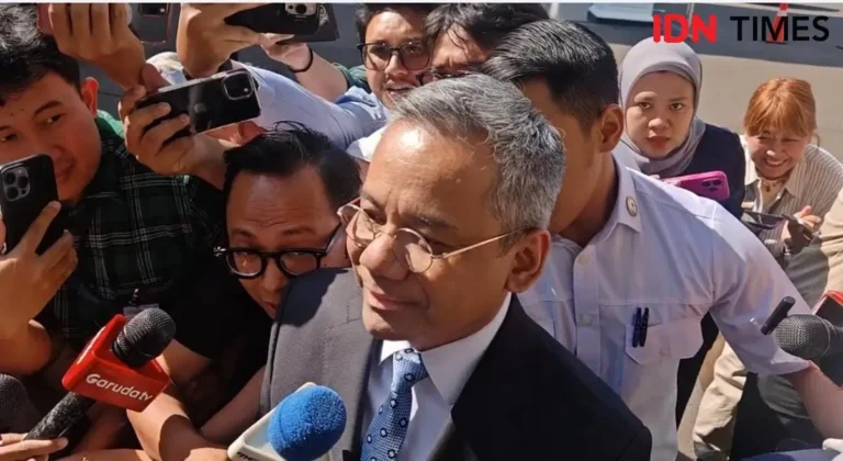 Isu Reshuffle Menguat, Pratikno dan Suahasil Merapat ke Istana