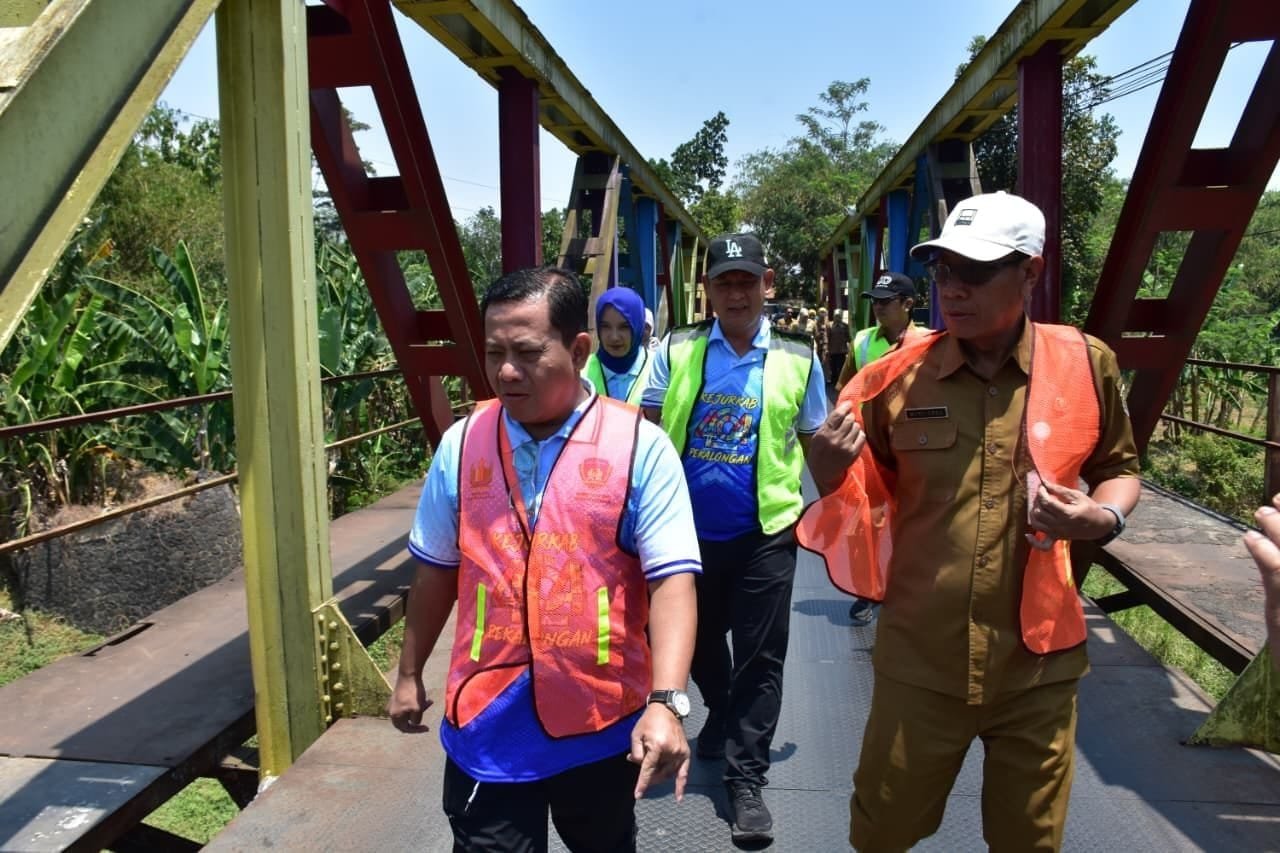 Plt Bupati Pekalongan: Turap Jembatan Pantianom Dikebut, Target Rampung Awal Desember