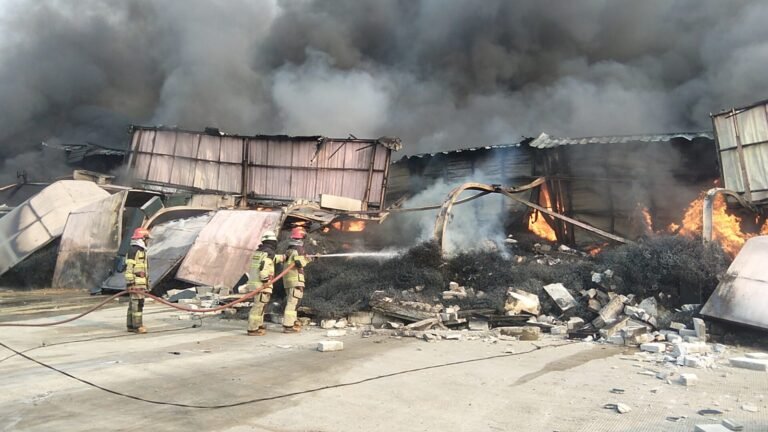 28 Gudang di Tangerang Terbakar, BPBD Sebut Laporan Kebakaran Terlambat