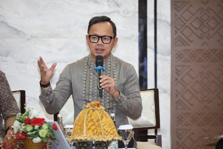 Wamendagri Bima Arya: Pertumbuhan Ekonomi Daerah Tak Hanya Bergantung pada Belanja Pemerintah