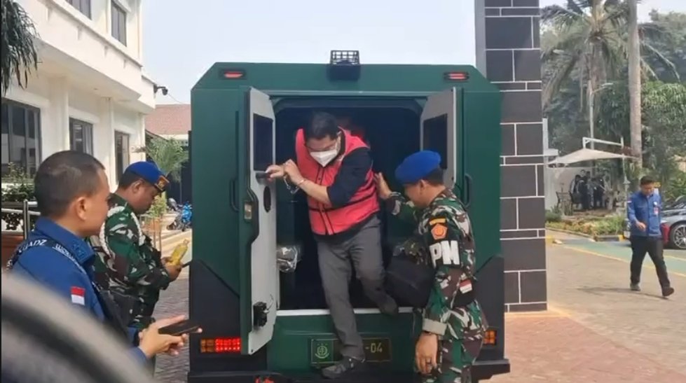 Kerugian Negara Rp4 Triliun, Kejagung Serahkan 5 Tersangka Korupsi IUP Bauksit PT QSS