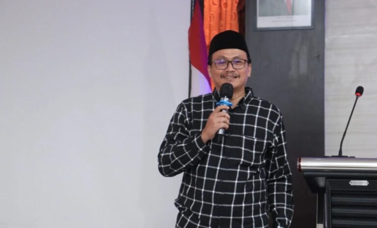 Kacamata Kuda Revisi Undang-Undang Pemilu atau Terbuka!