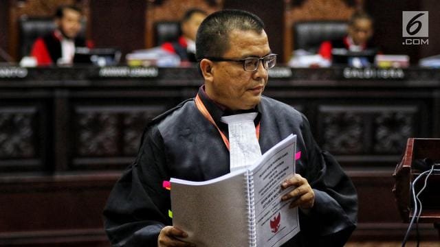 Denny Indrayana Soroti Dugaan ‘Siasat Senyap’ di Balik Syarat Pendidikan Gibran