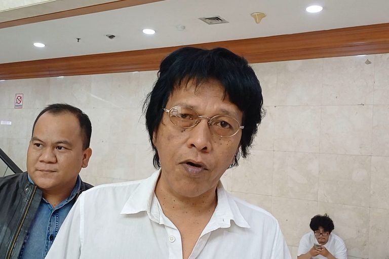 Adian Napitupulu Desak Negara Stop Impor Tembakau dan Bawang Putih