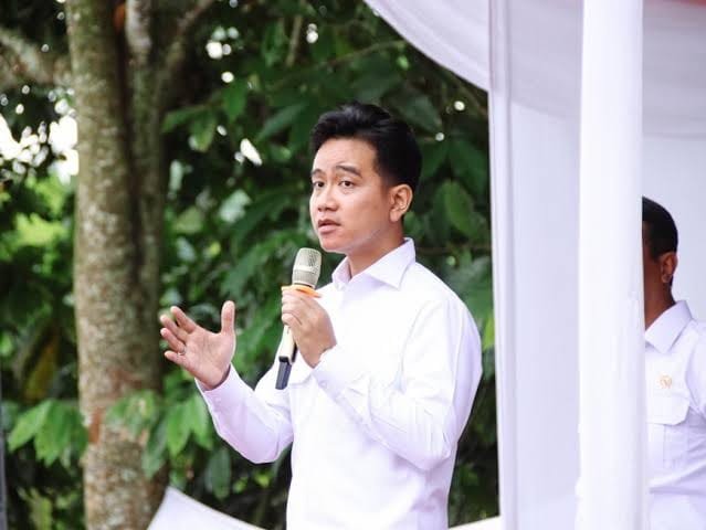 Hendri Soroti Aktivitas Gibran di Tengah Warga, Sebut sebagai “Kampanye Canggih”