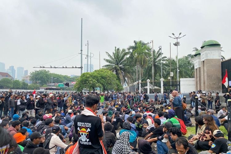 Ribuan Buruh Turun ke Jalan di Jakarta, Sampaikan 11 Tuntutan