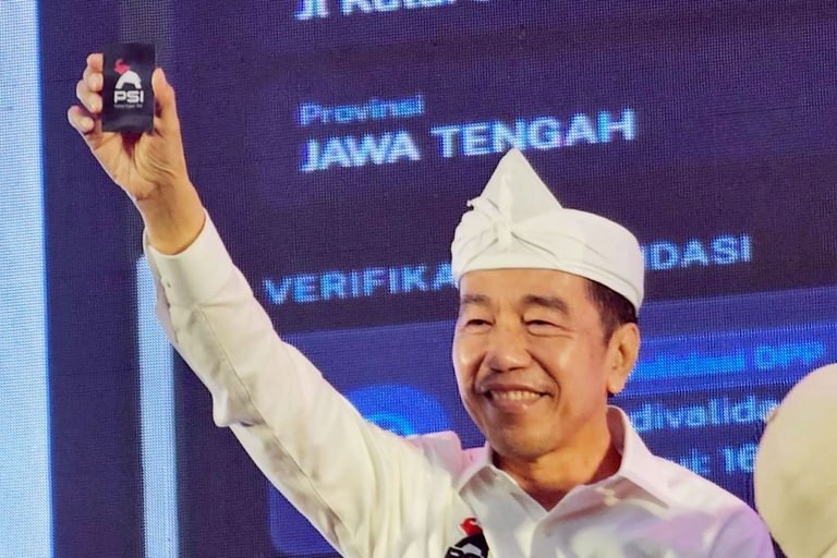 Sindiran Guntur Romli ke Jokowi soal KTA PSI: Ditanya Ijazah, Cukup Tunjukkan Kartu