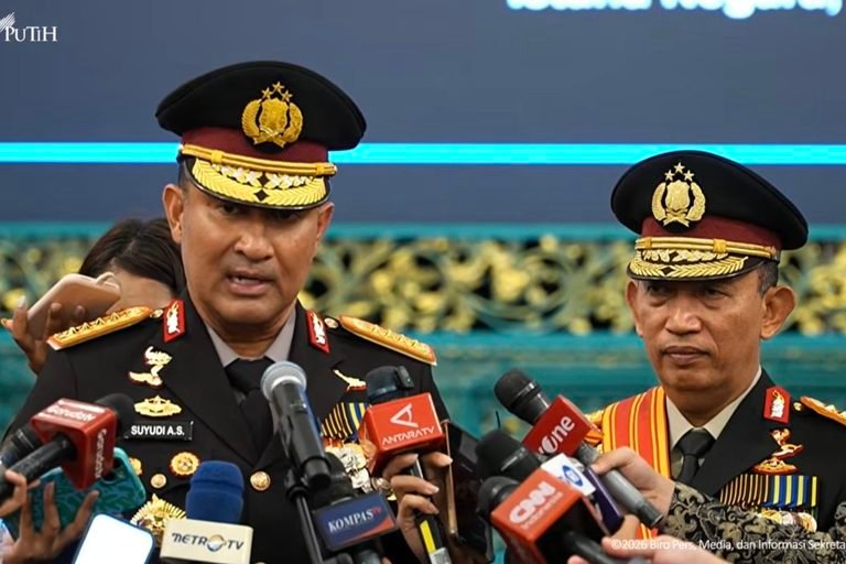 Resmi Jabat KSP, Listyo Sigit Titip Pesan Khusus untuk Kapolri Baru Jenderal Suyudi