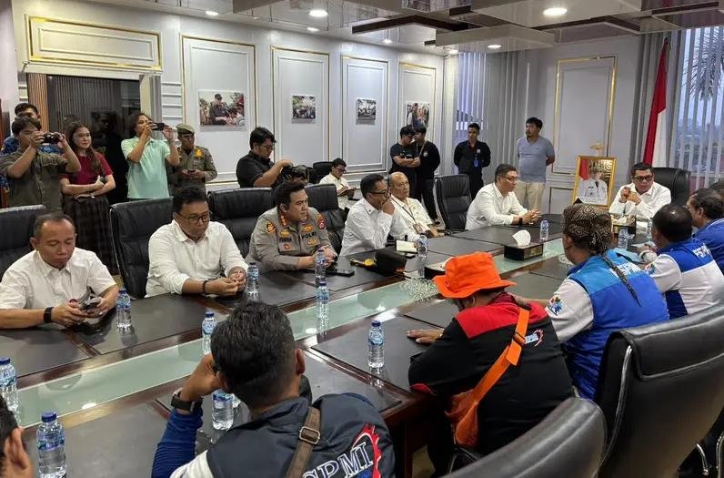 Kapolresta Serang Kawal Aksi FSPMI di Banten dengan Pendekatan Humanis