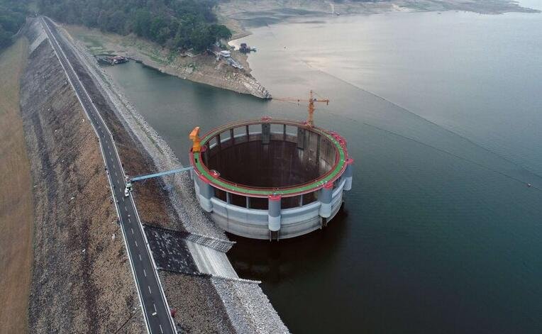 AMDAL Data Center Jatiluhur Belum Selesai, Gubernur Jabar Hentikan Proyek