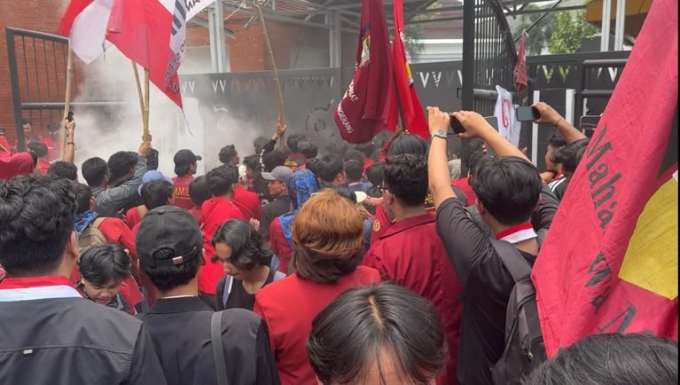 Aksi Mahasiswa Warnai HUT ke-26 Banten, GMNI Soroti Pendidikan hingga Infrastruktur