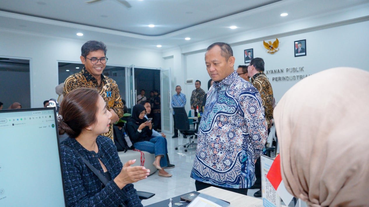 Menperin Tambah Hari Pelayanan Publik Jadi Dua Kali Seminggu